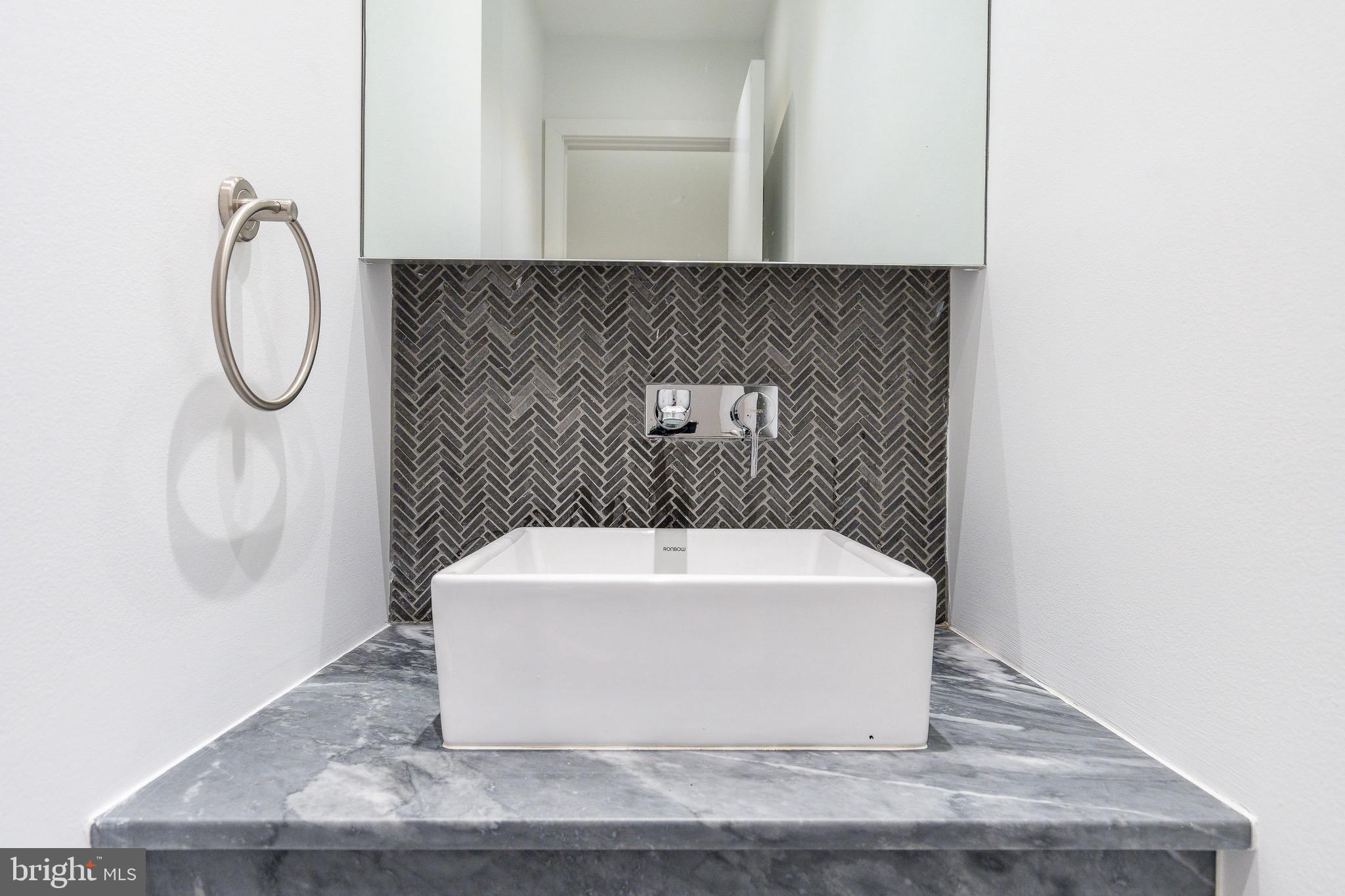 725 CHESTNUT STREET 2