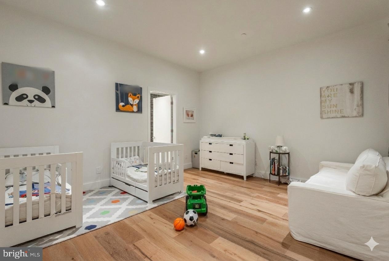 725 CHESTNUT STREET 2