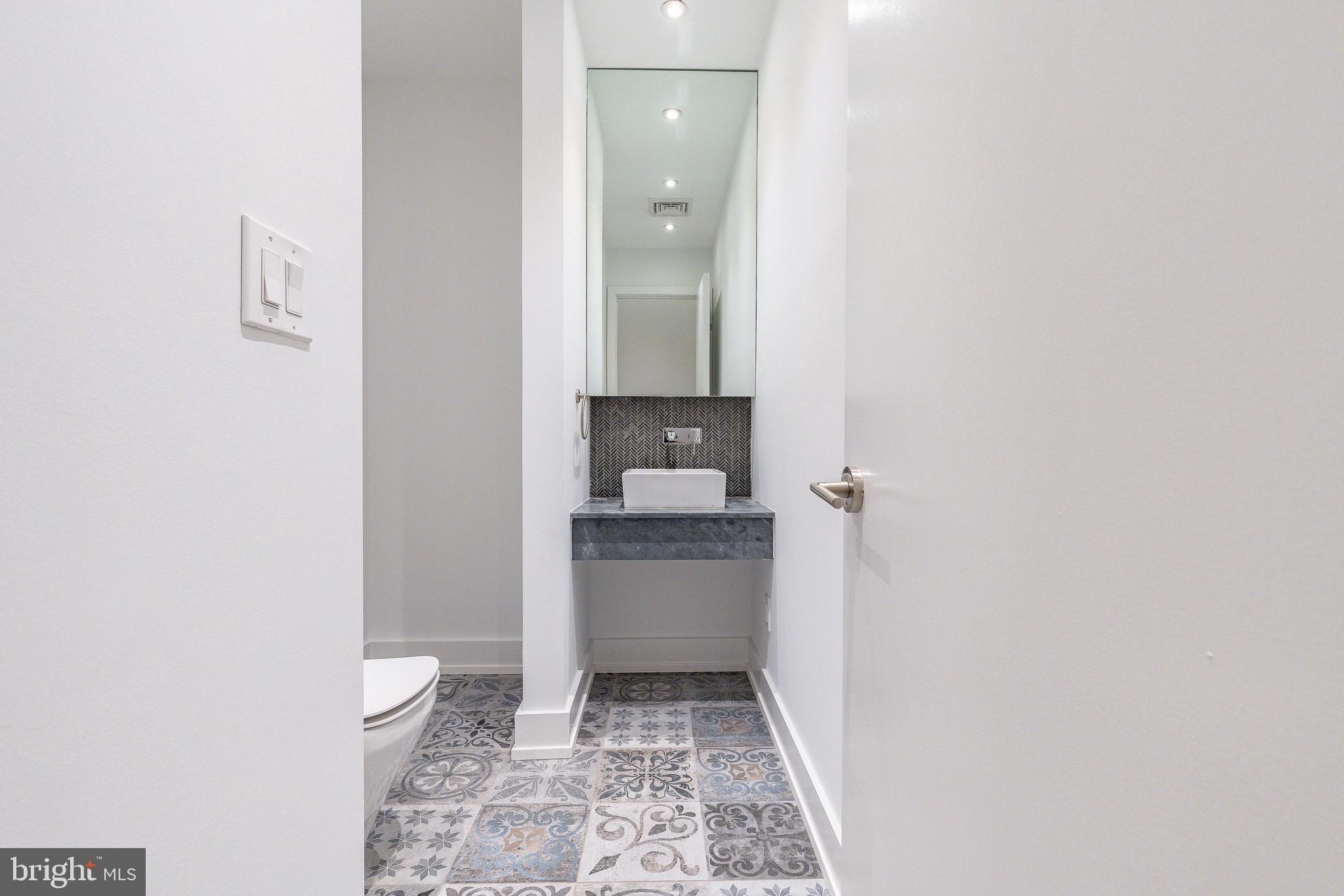 725 CHESTNUT STREET 2