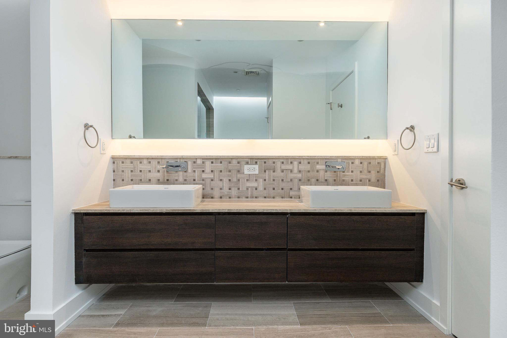 725 CHESTNUT STREET 2