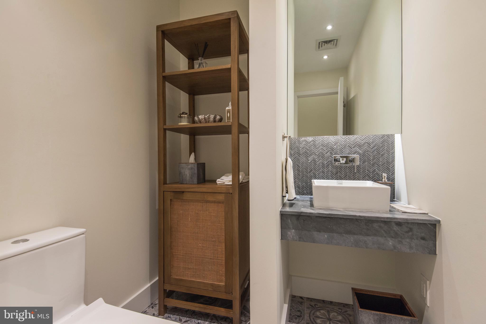 725 CHESTNUT STREET 2