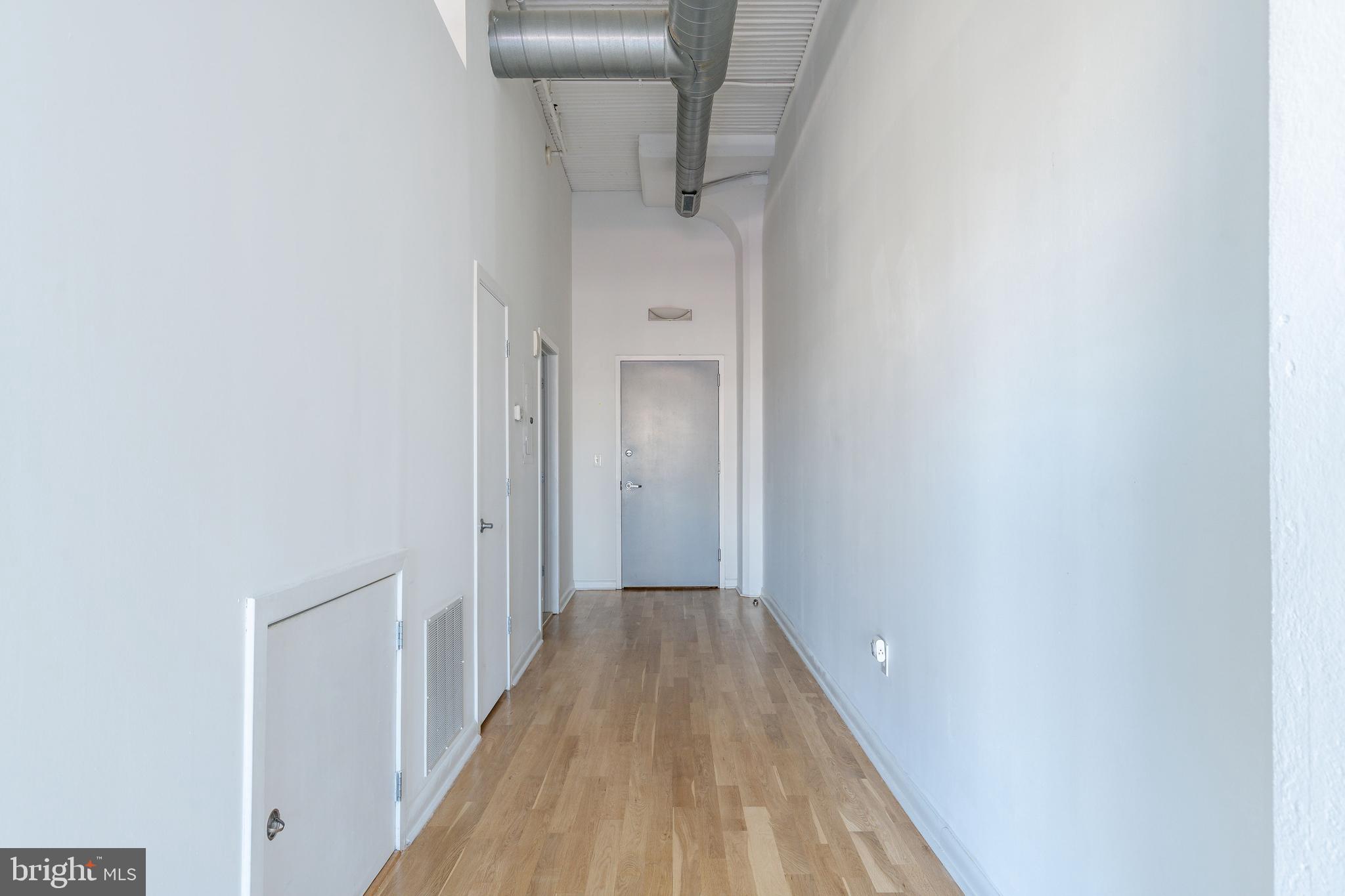 2200 ARCH STREET 28 503