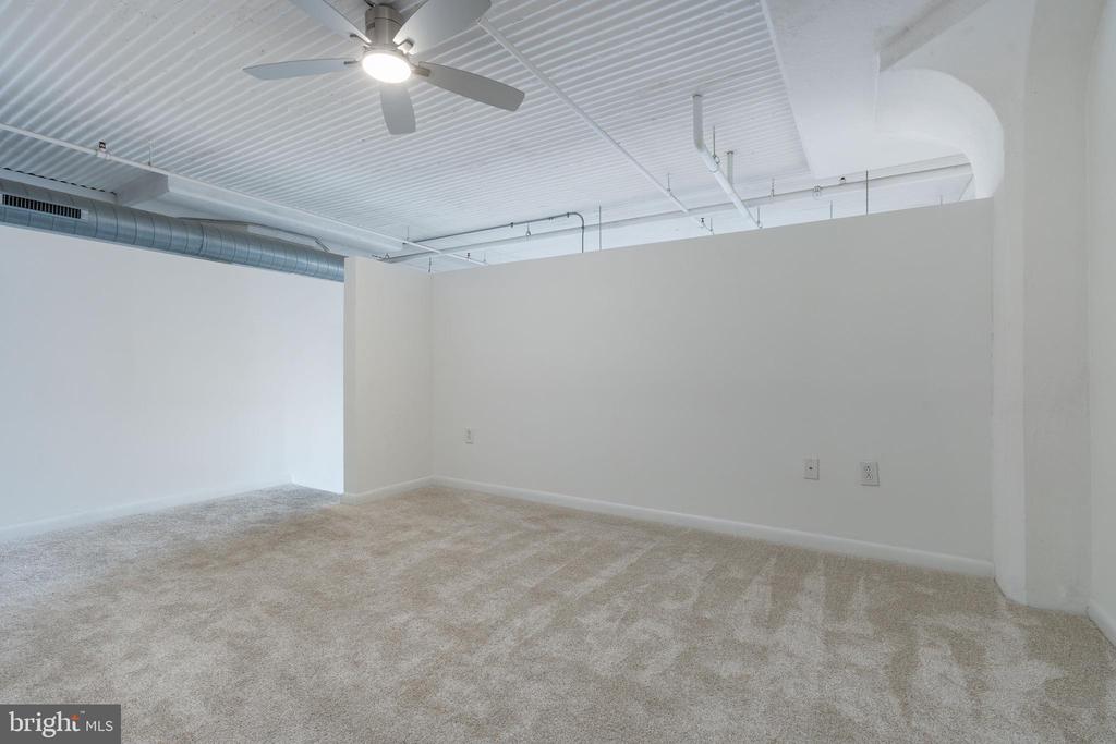 2200 ARCH STREET 28 503