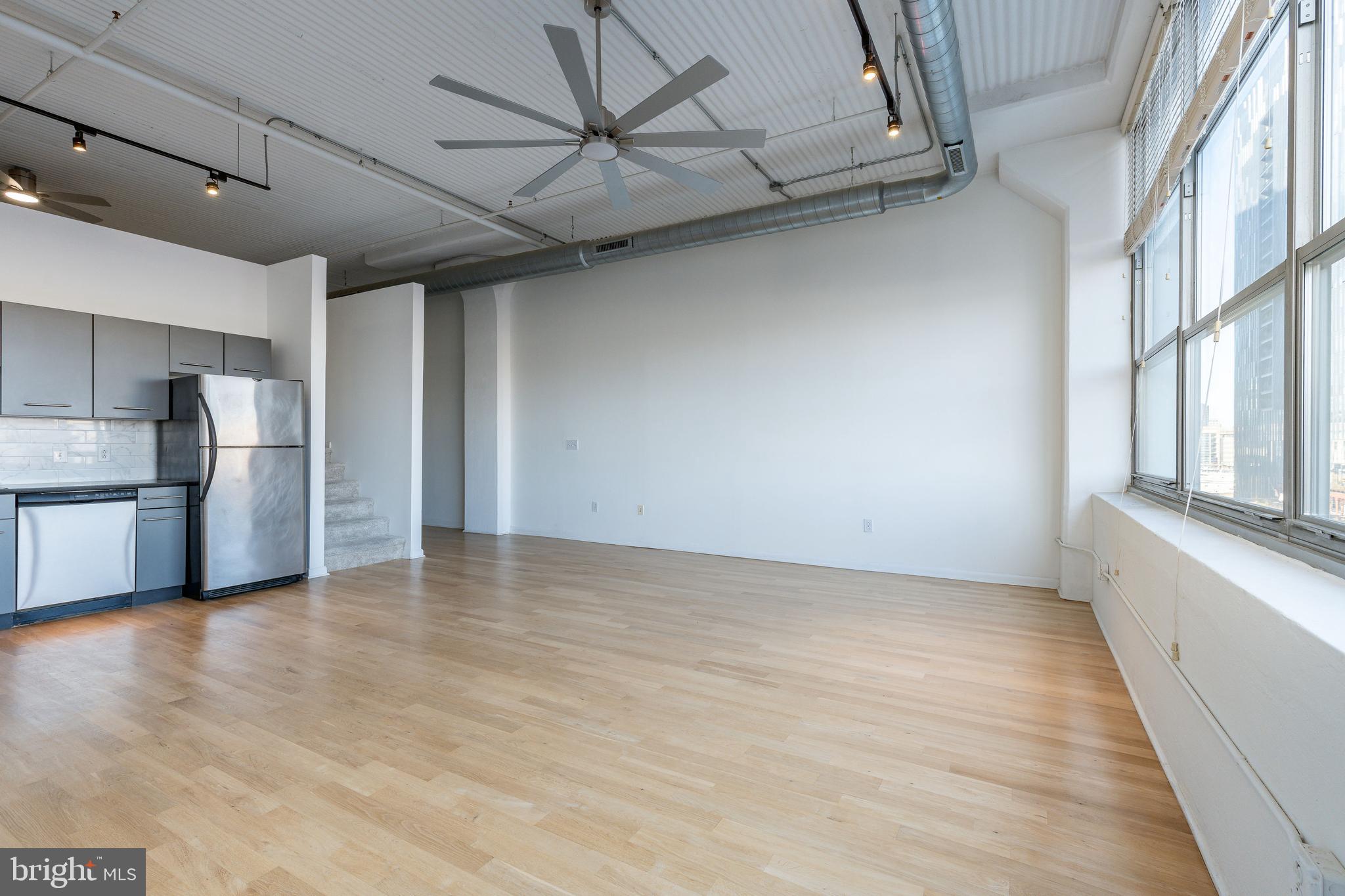 2200 ARCH STREET 28 503