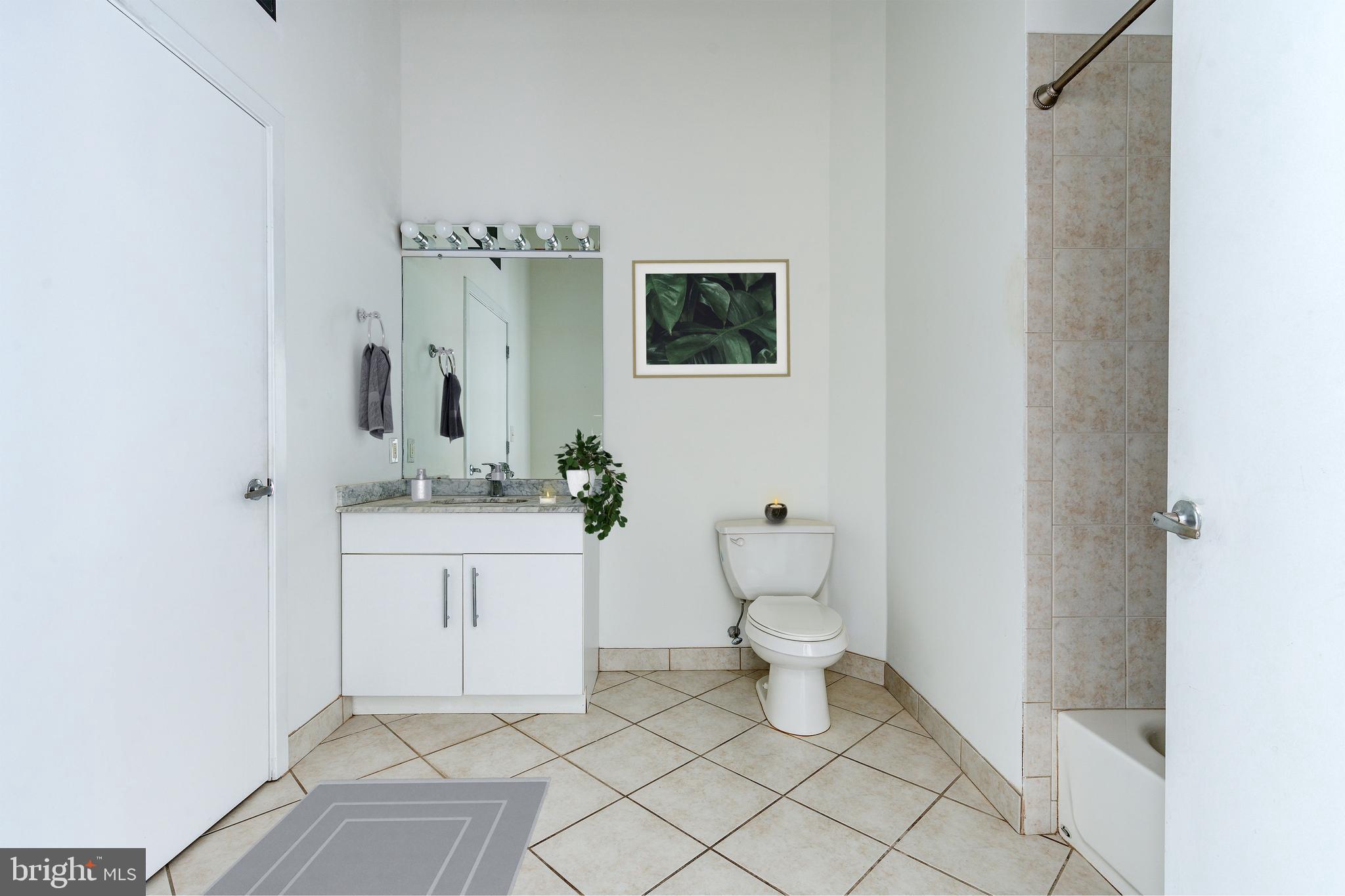 2200 ARCH STREET 28 503