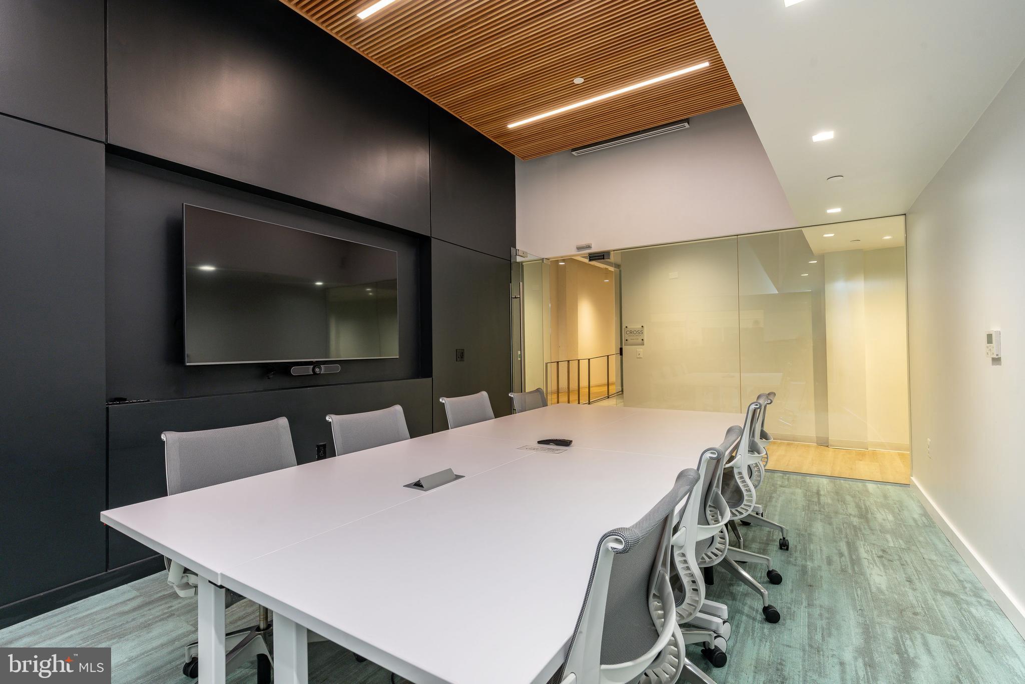 2200 ARCH STREET 28 503