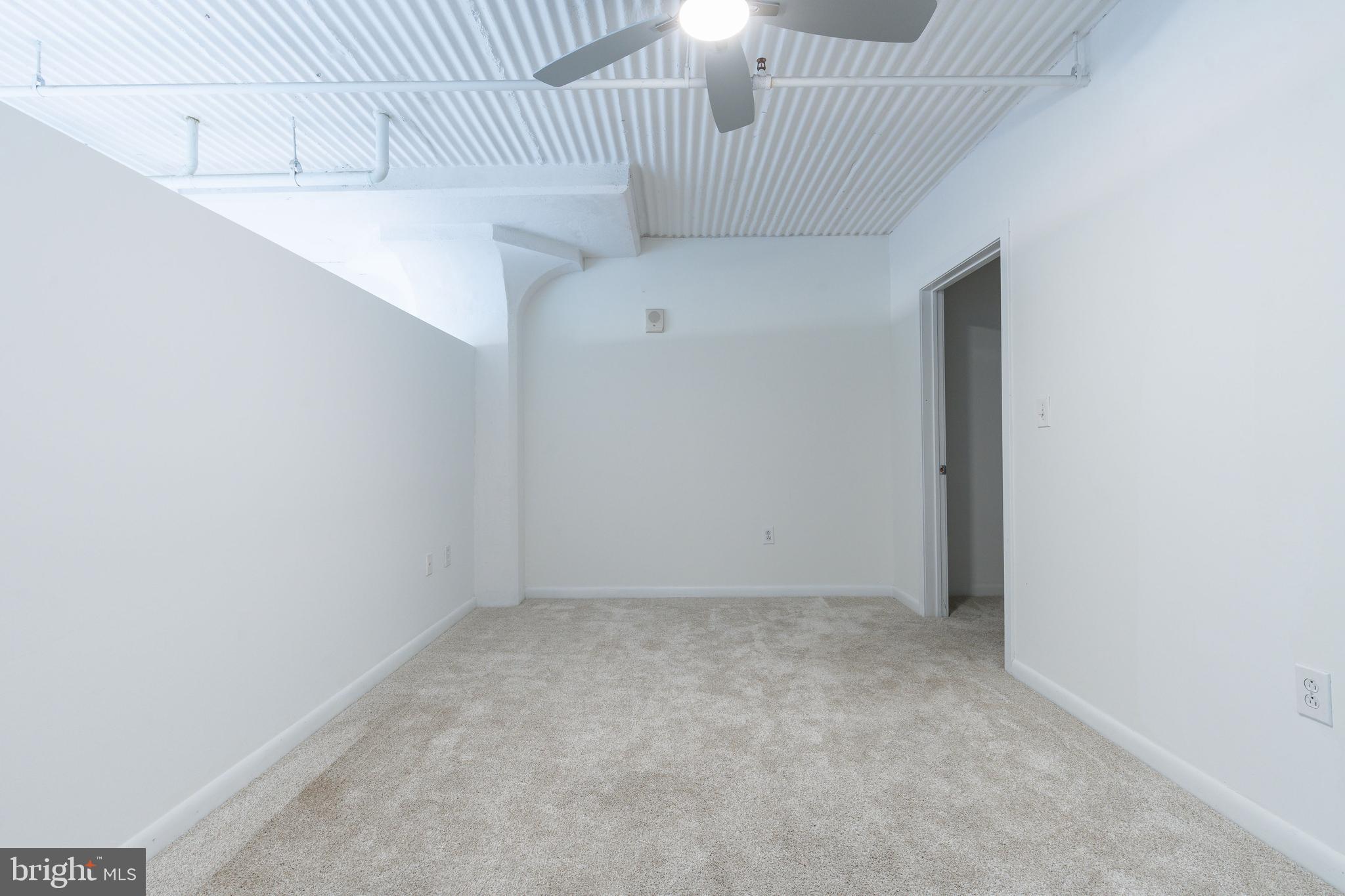 2200 ARCH STREET 28 503