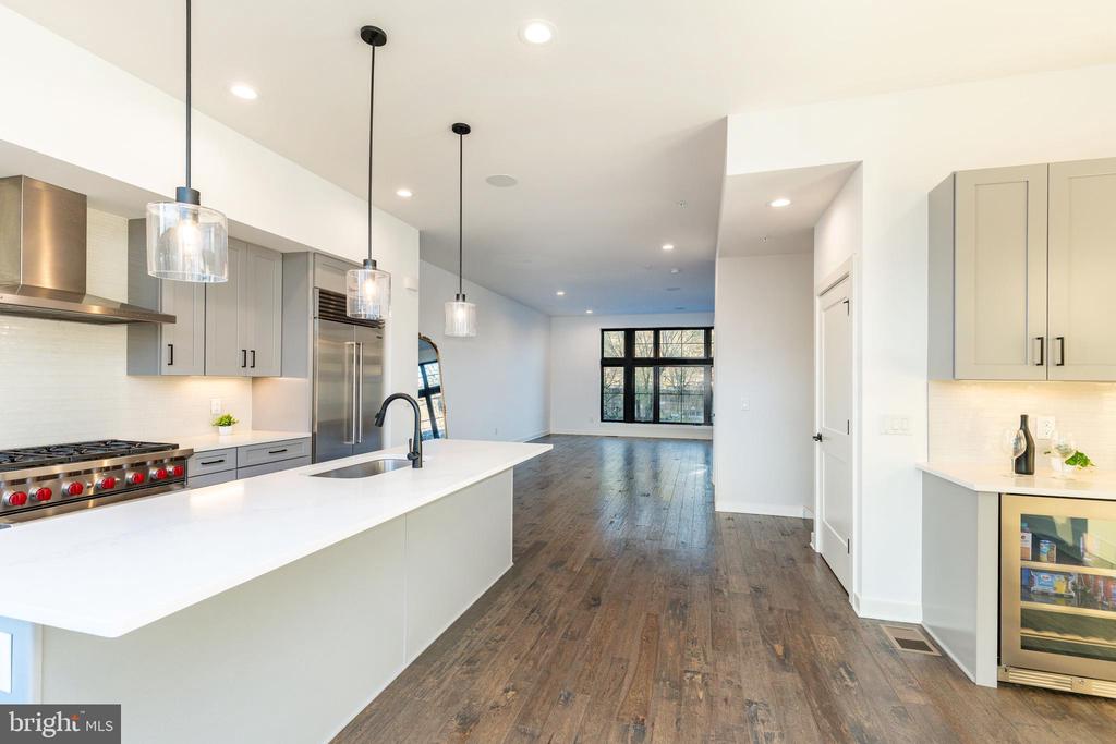 4523 RIVERSIDE WAY