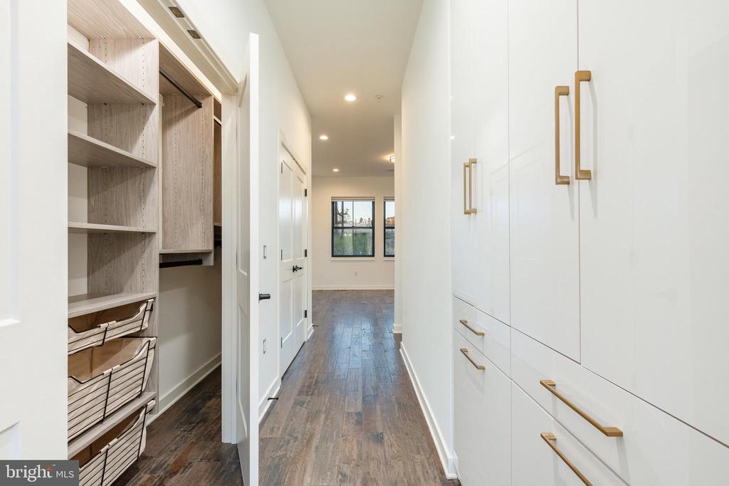4523 RIVERSIDE WAY
