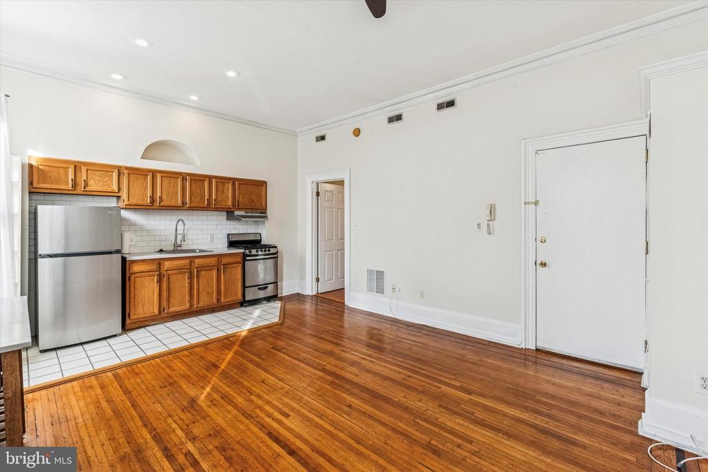 2019 SPRING GARDEN STREET 2F