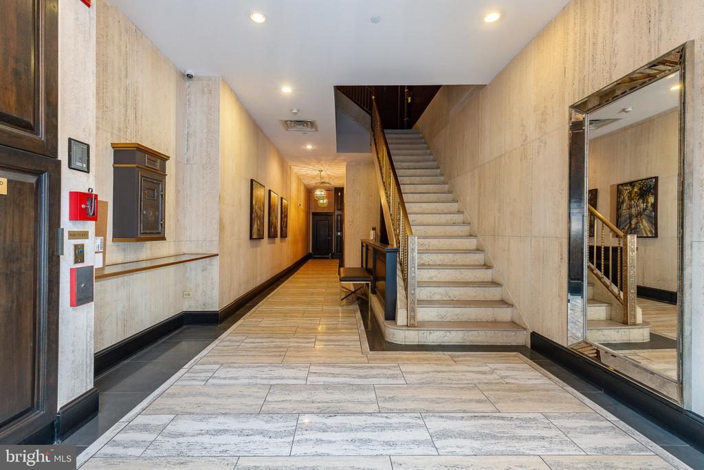 1737 CHESTNUT STREET 39 600