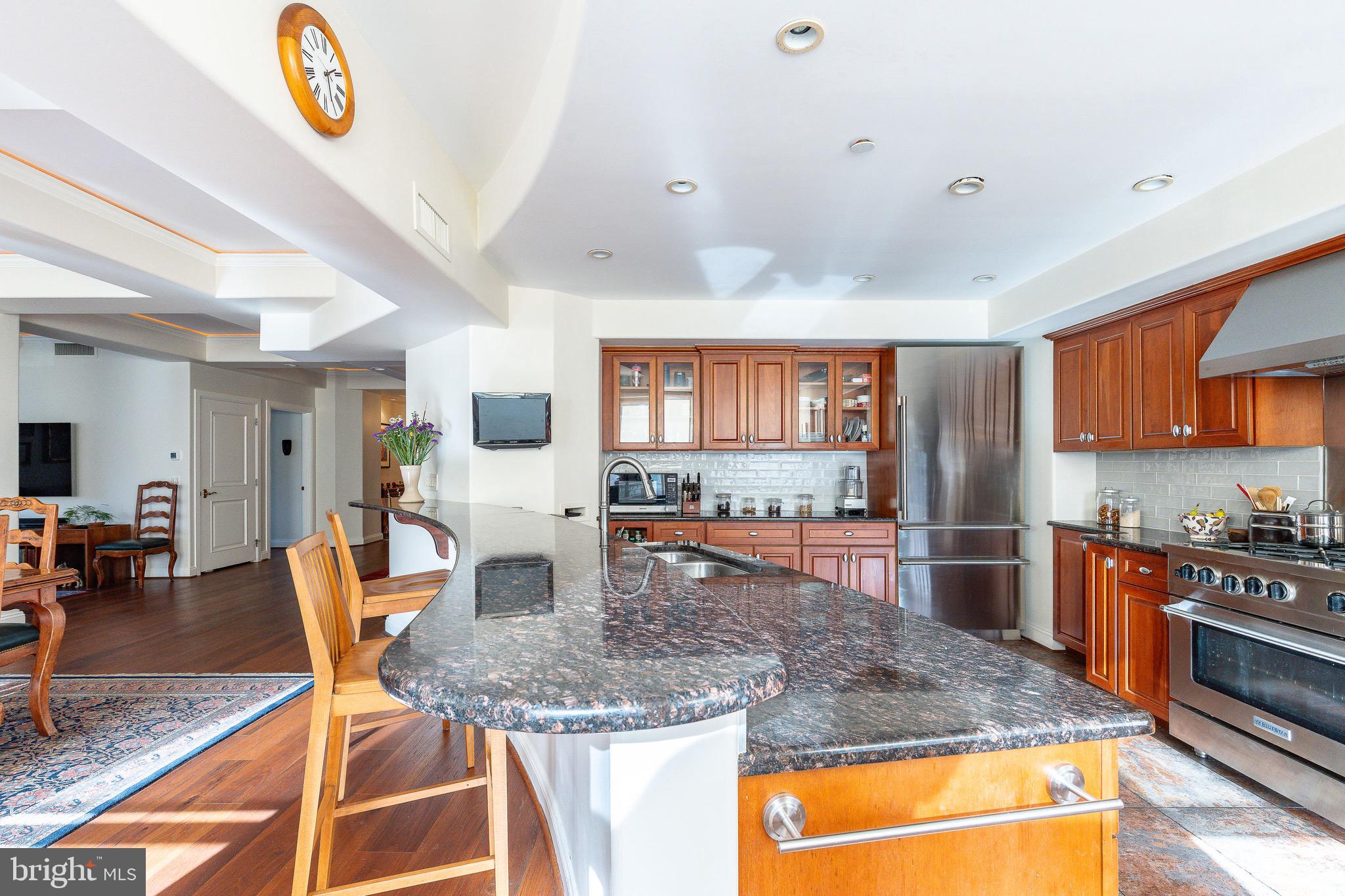 1737 CHESTNUT STREET 39 600