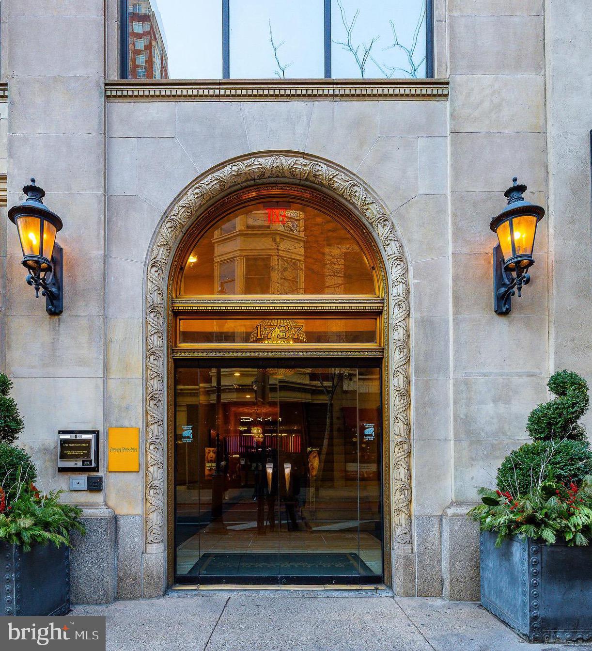 1737 CHESTNUT STREET 39 600