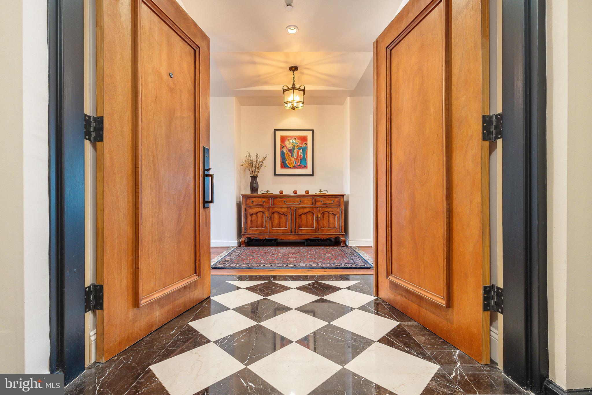 1737 CHESTNUT STREET 39 600