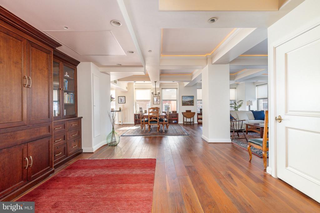 1737 CHESTNUT STREET 39 600