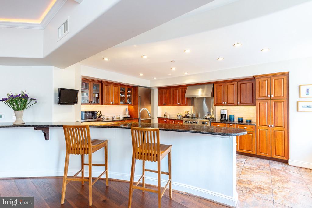 1737 CHESTNUT STREET 39 600