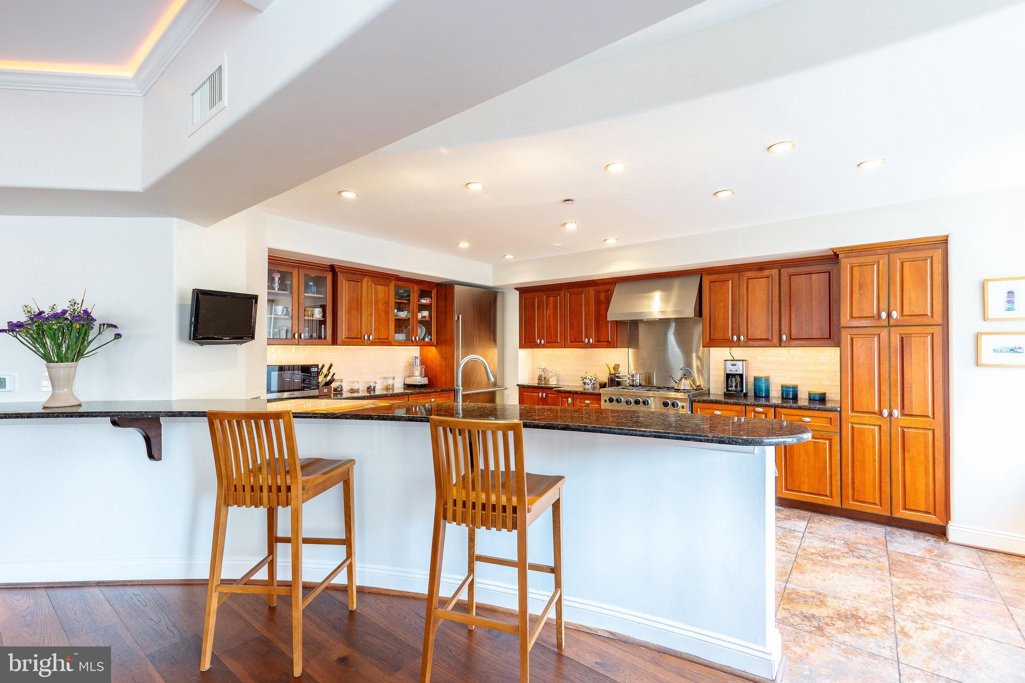 1737 CHESTNUT STREET 39 600