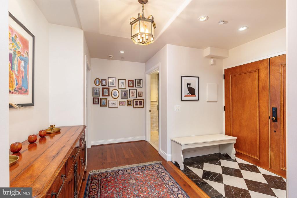 1737 CHESTNUT STREET 39 600