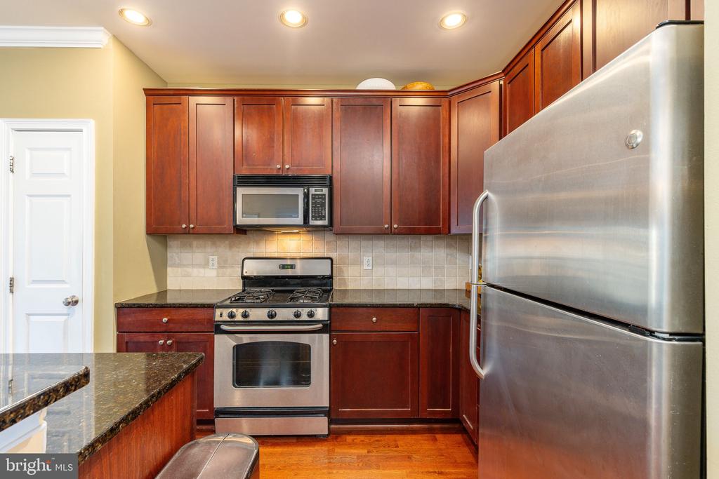 500 ADMIRALS WAY 214
