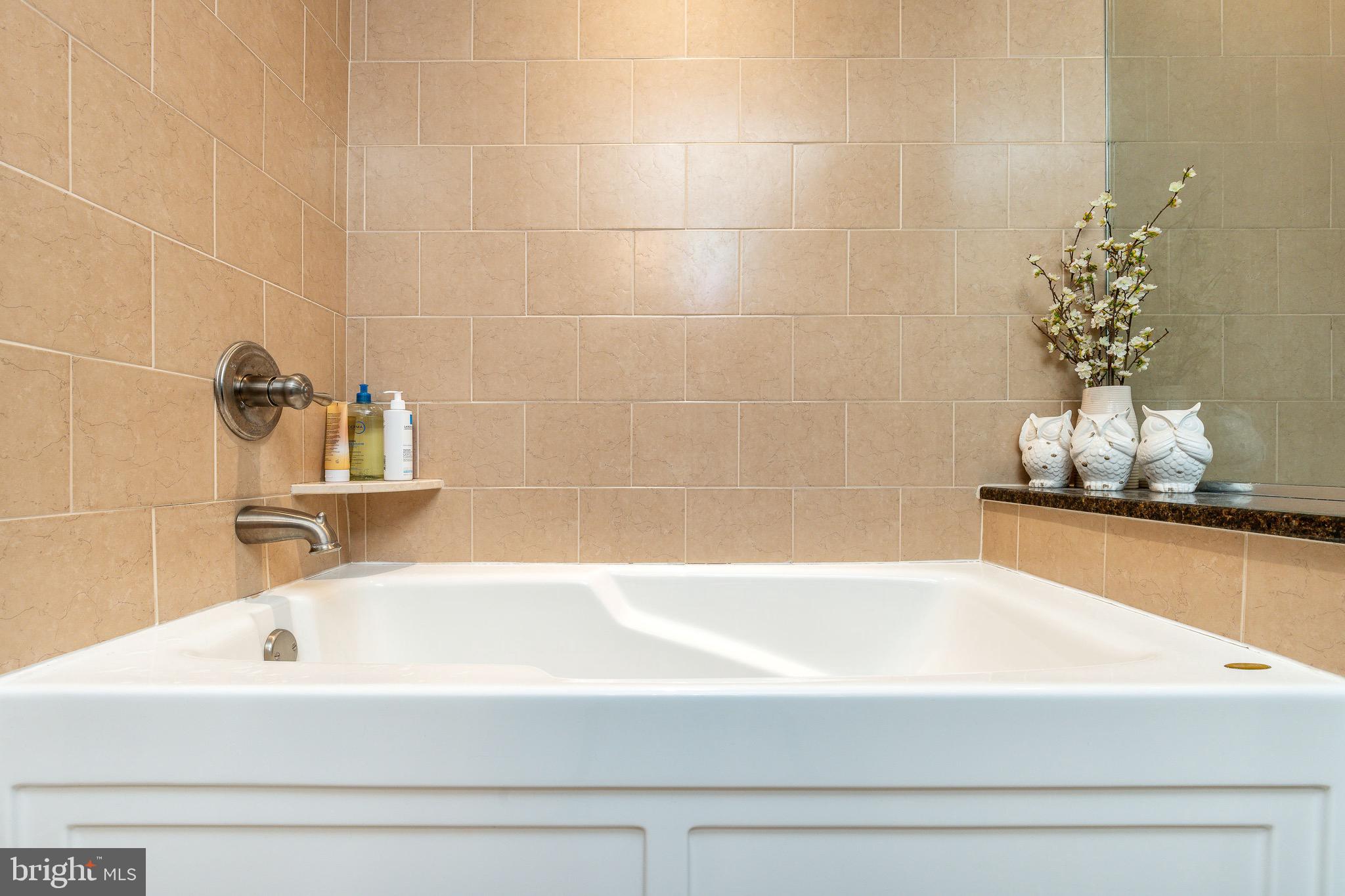 500 ADMIRALS WAY 214