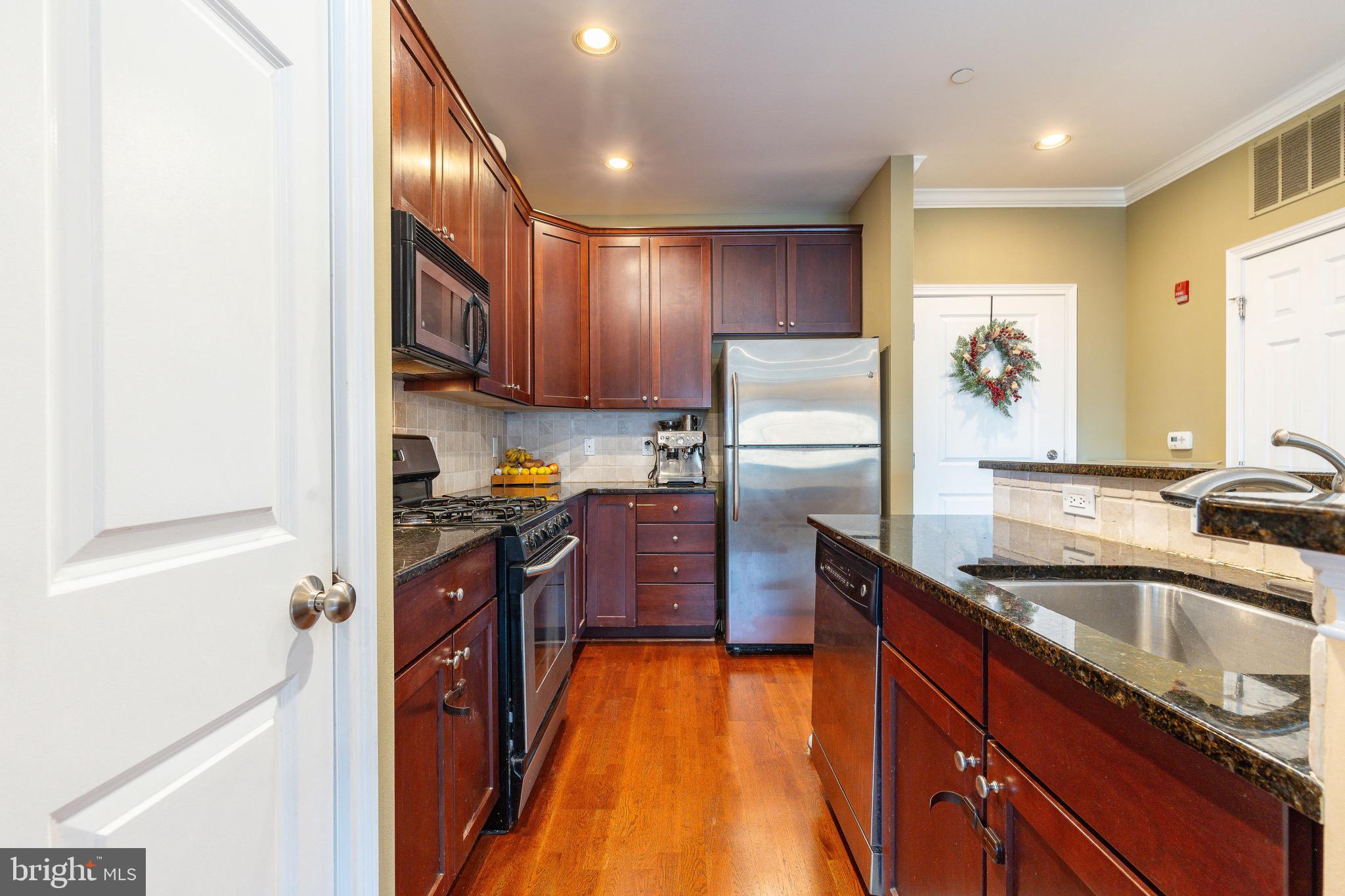 500 ADMIRALS WAY 214