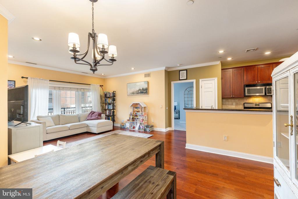 500 ADMIRALS WAY 214