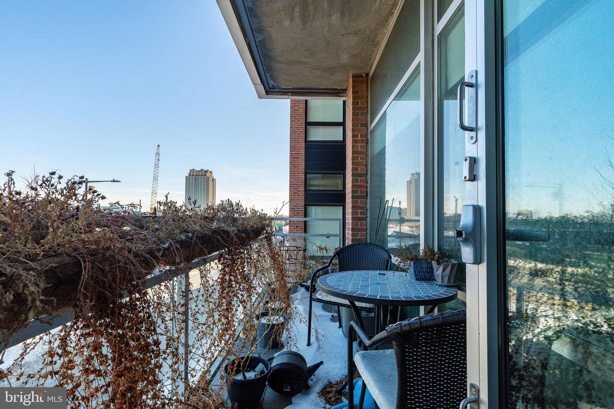 22 S FRONT STREET 207