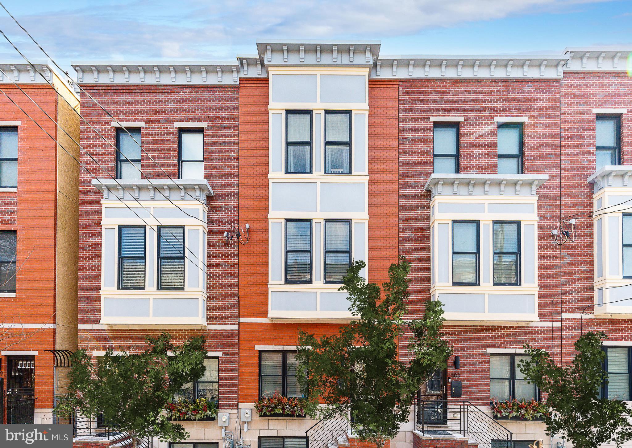 805 N LECOUNT STREET