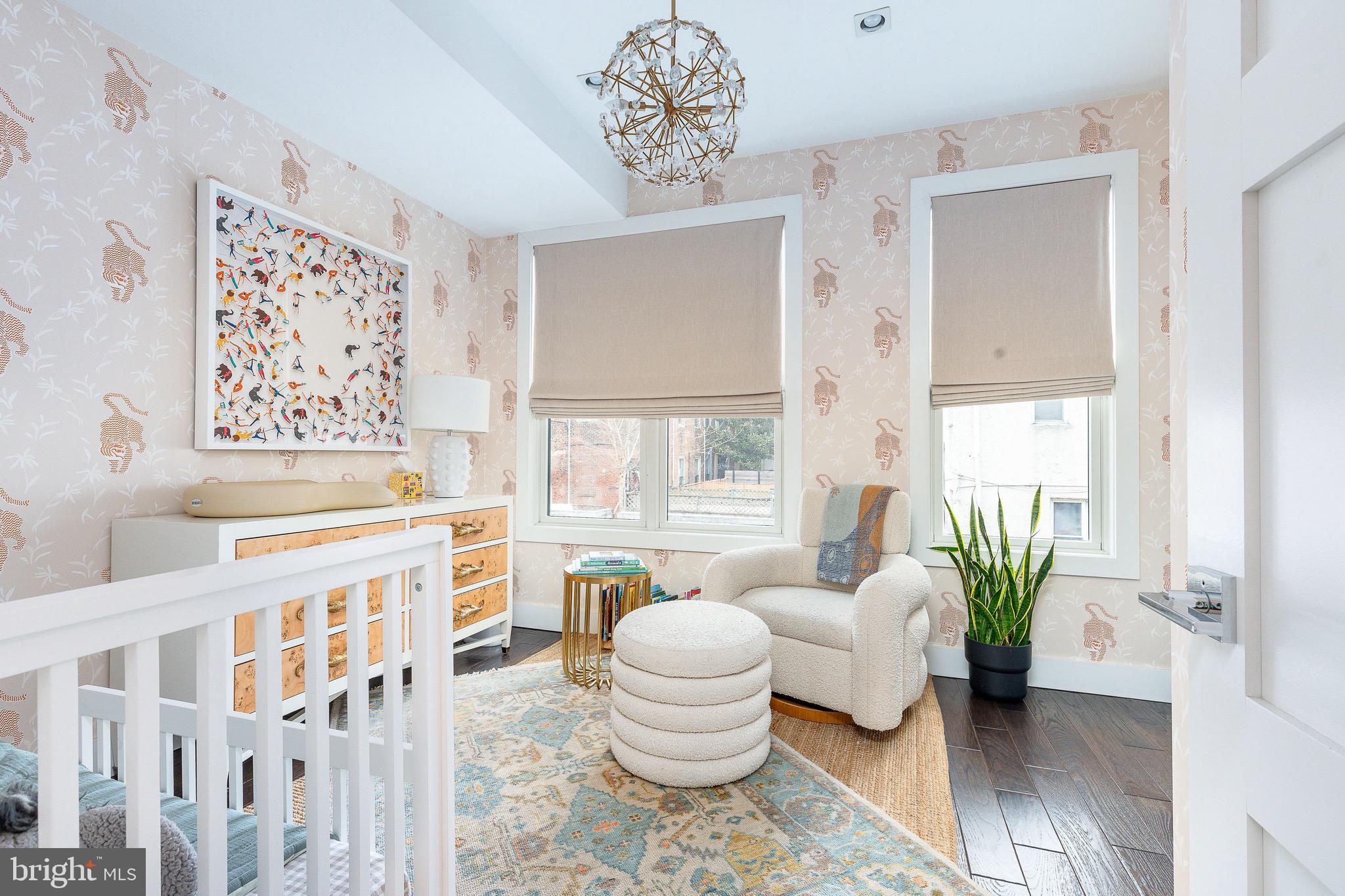 805 N LECOUNT STREET