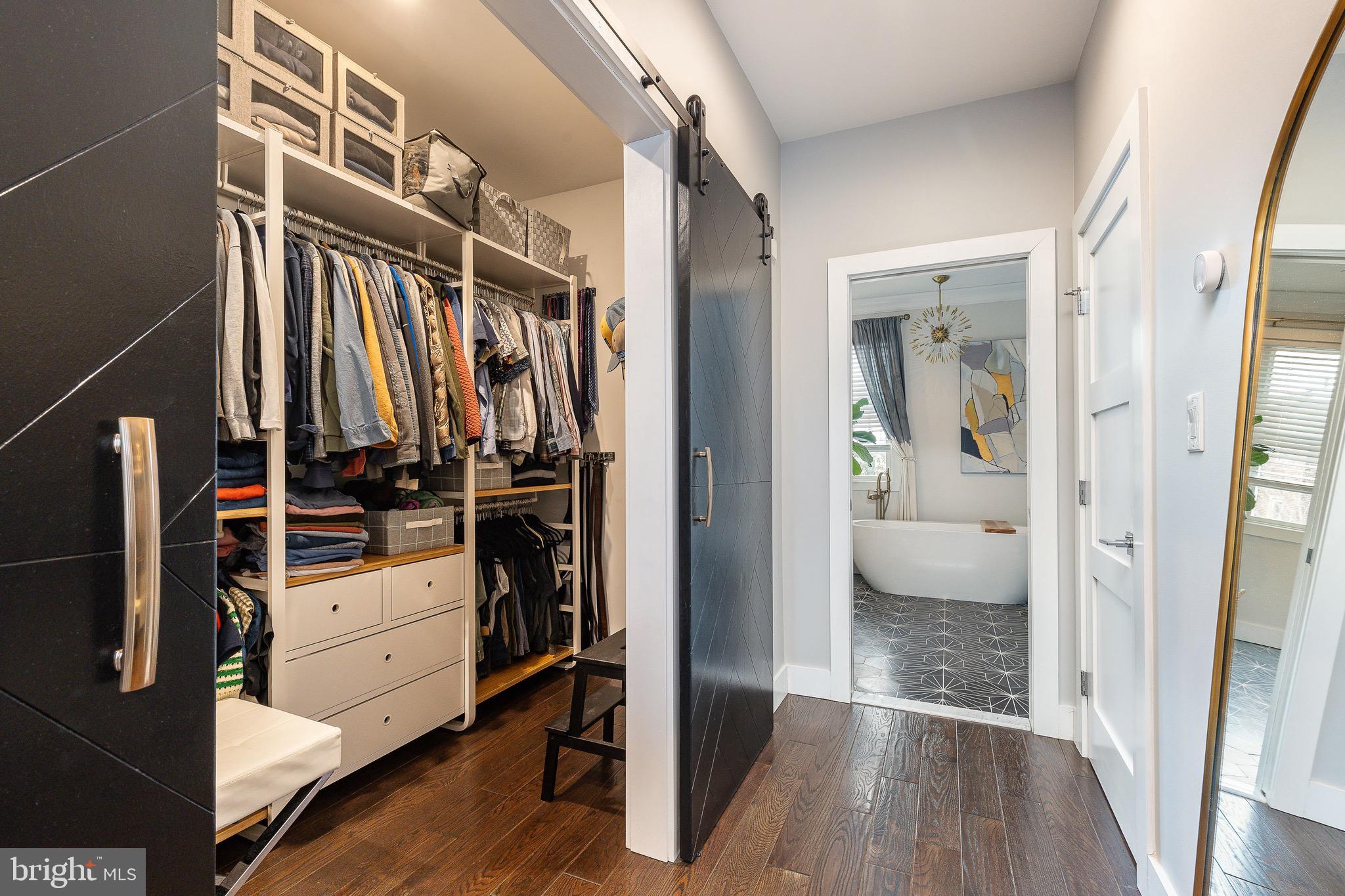 805 N LECOUNT STREET