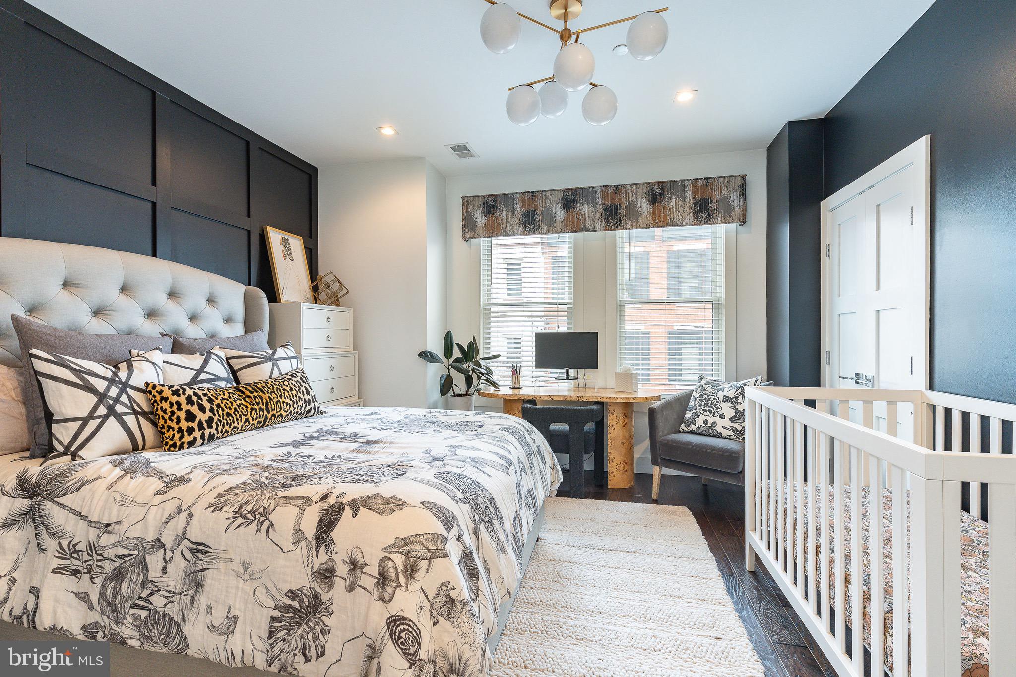 805 N LECOUNT STREET