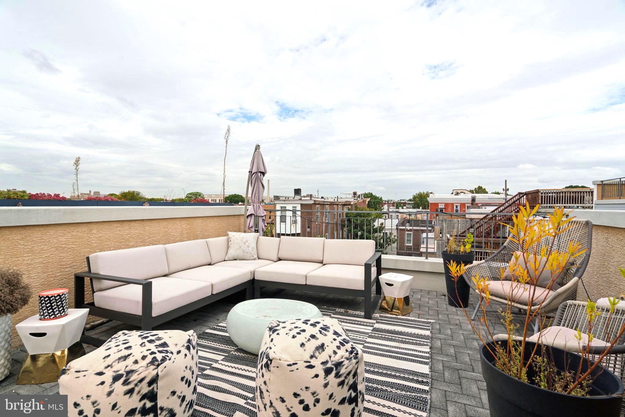 805 N LECOUNT STREET