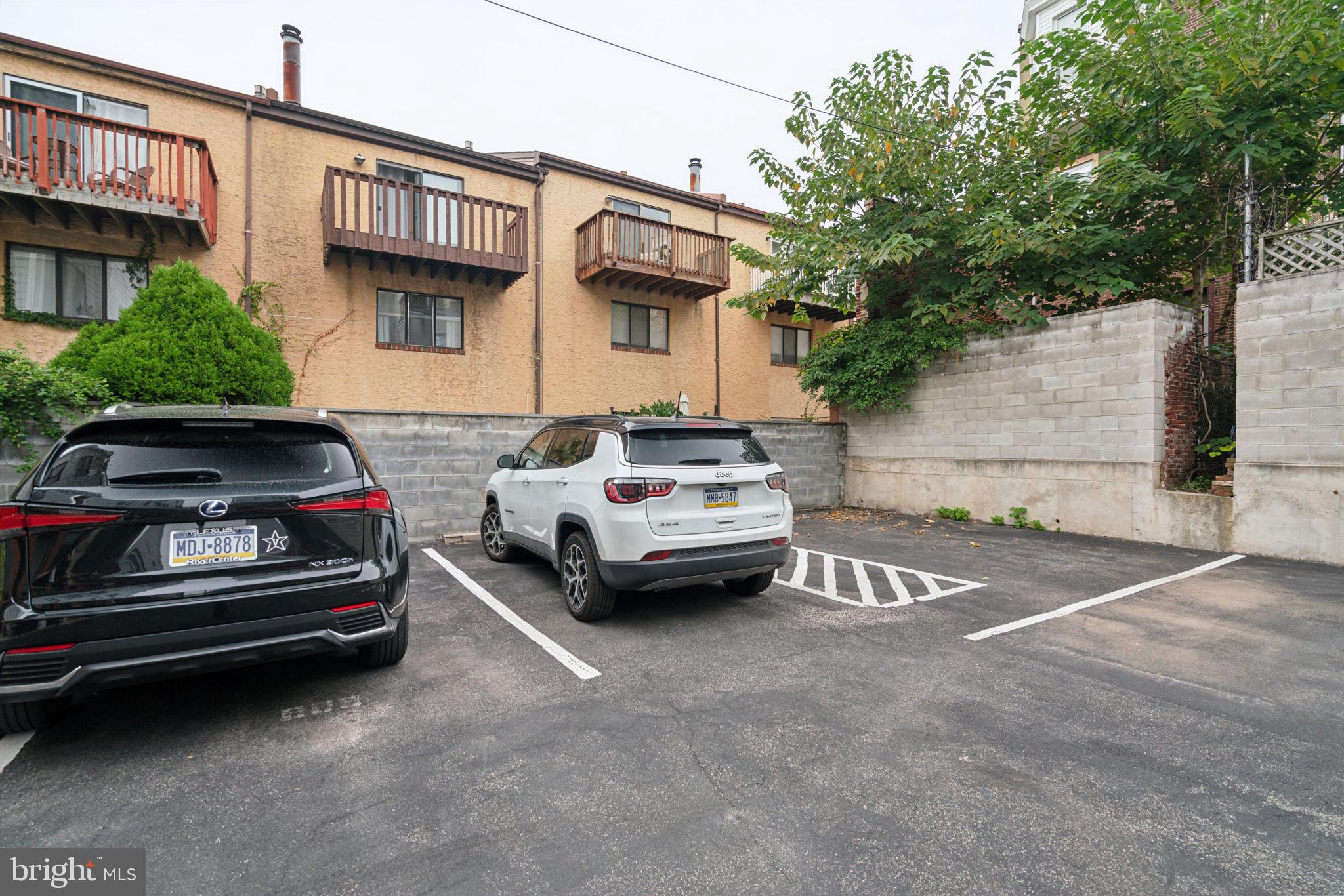 805 N LECOUNT STREET