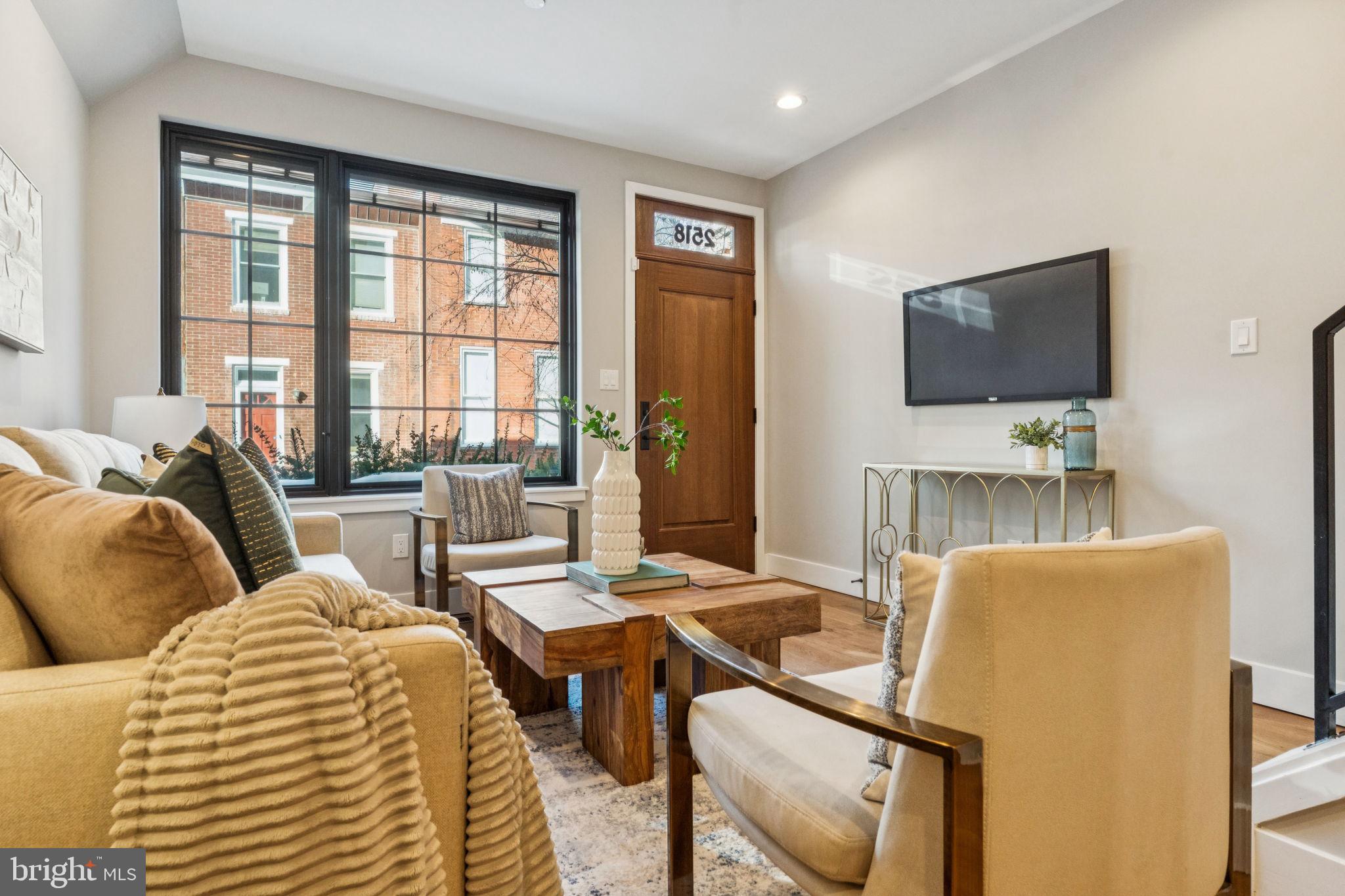 2518 WAVERLY STREET