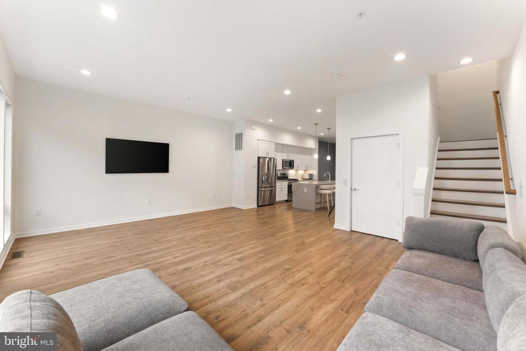 3208 PARKVIEW WALK