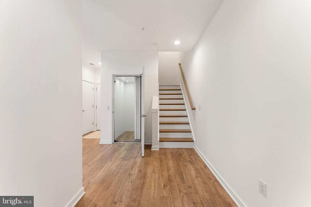 3208 PARKVIEW WALK
