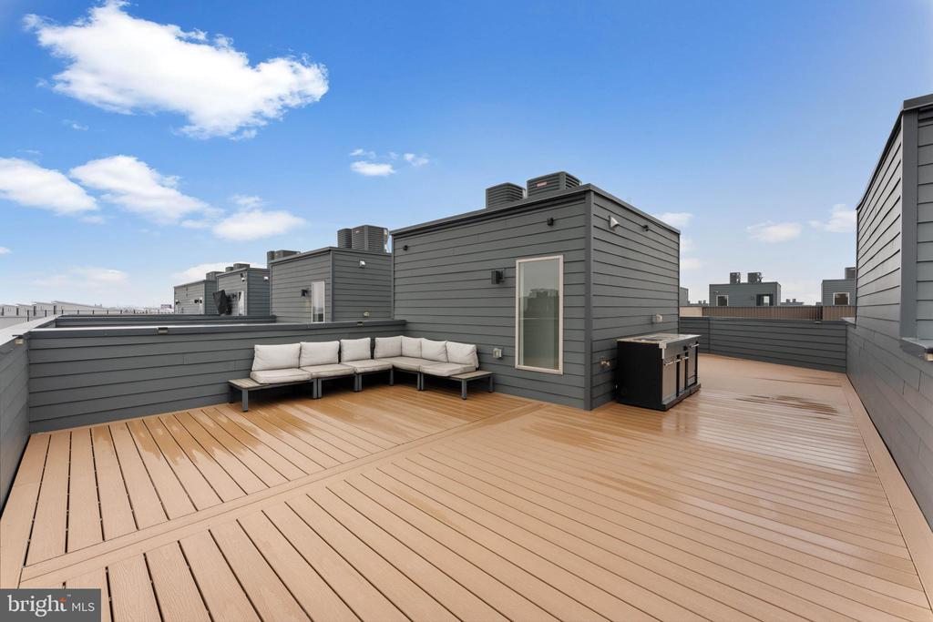 3208 PARKVIEW WALK