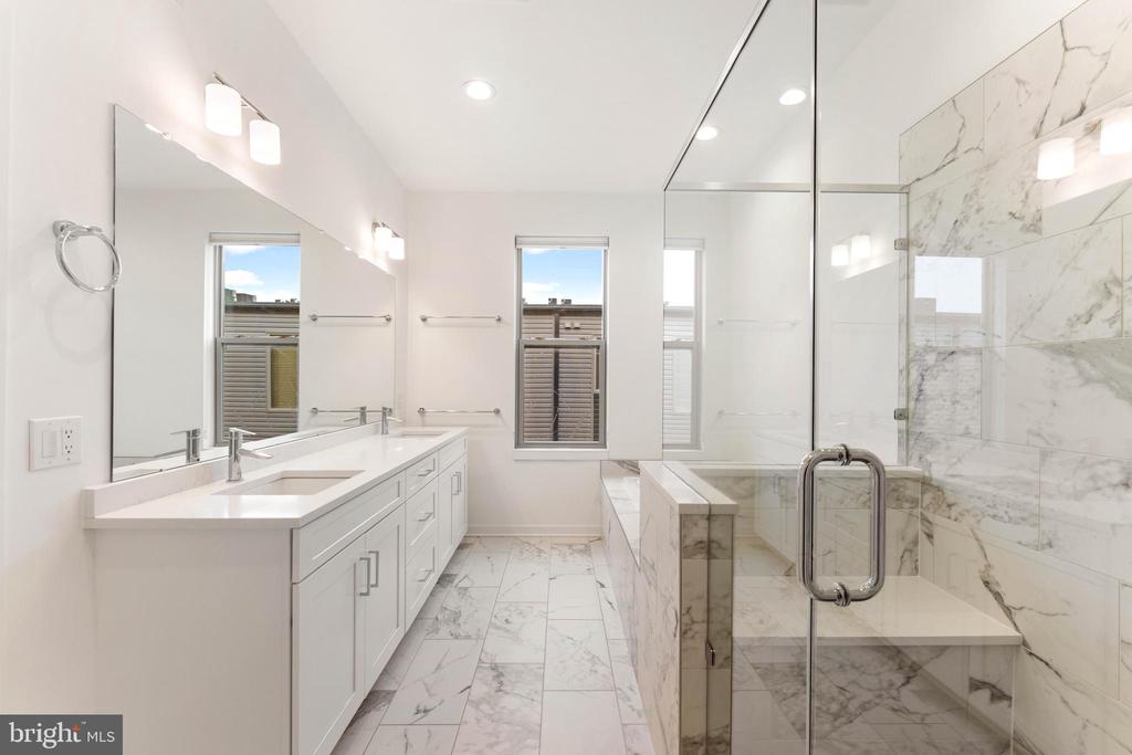 3208 PARKVIEW WALK