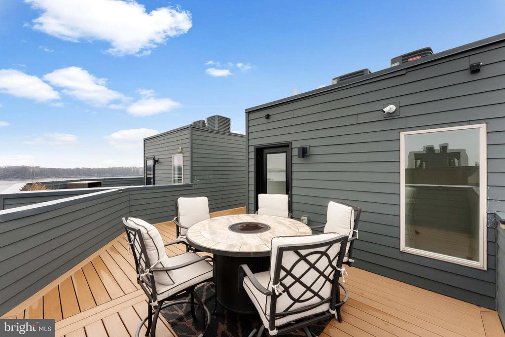 3208 PARKVIEW WALK