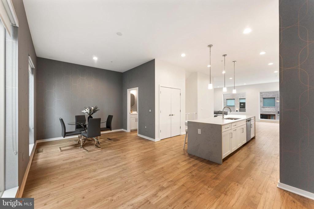 3208 PARKVIEW WALK