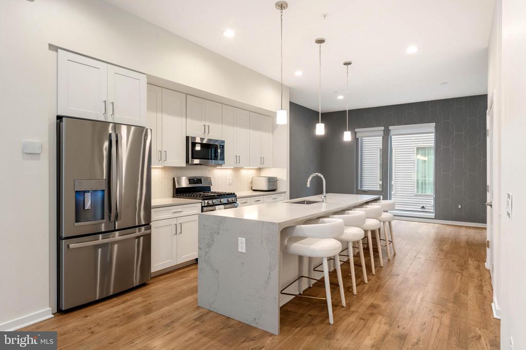 3208 PARKVIEW WALK