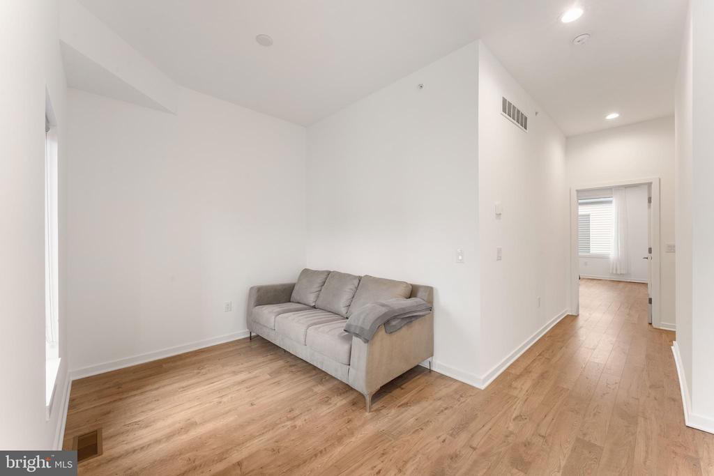 3208 PARKVIEW WALK