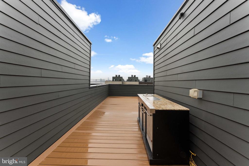 3208 PARKVIEW WALK