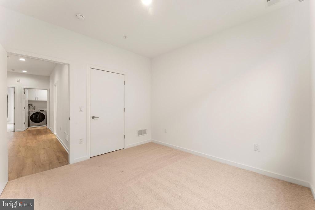 3208 PARKVIEW WALK