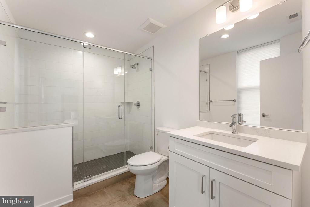 3208 PARKVIEW WALK