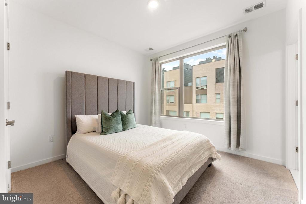 3208 PARKVIEW WALK
