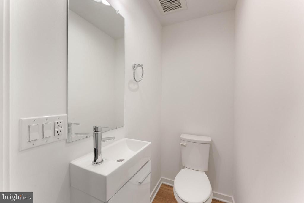 3208 PARKVIEW WALK
