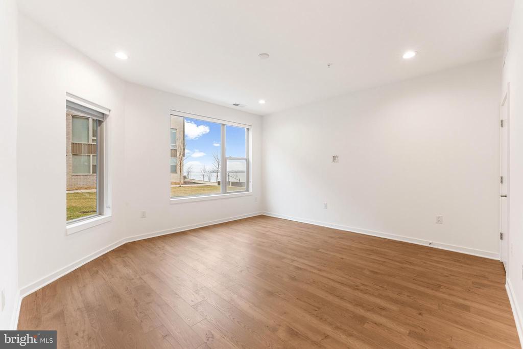3208 PARKVIEW WALK