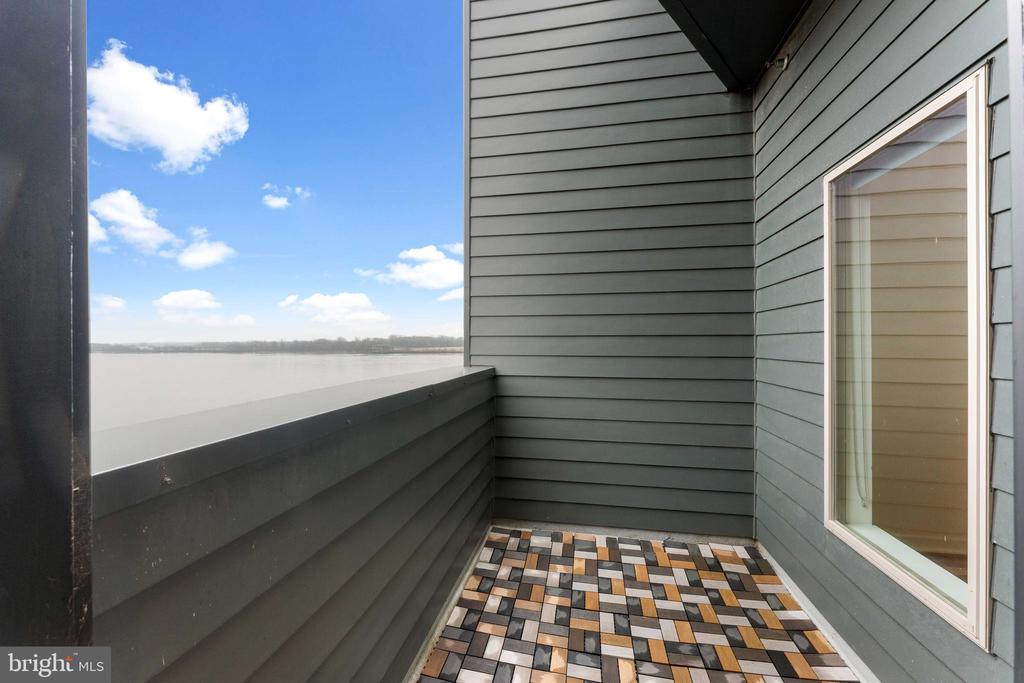 3208 PARKVIEW WALK