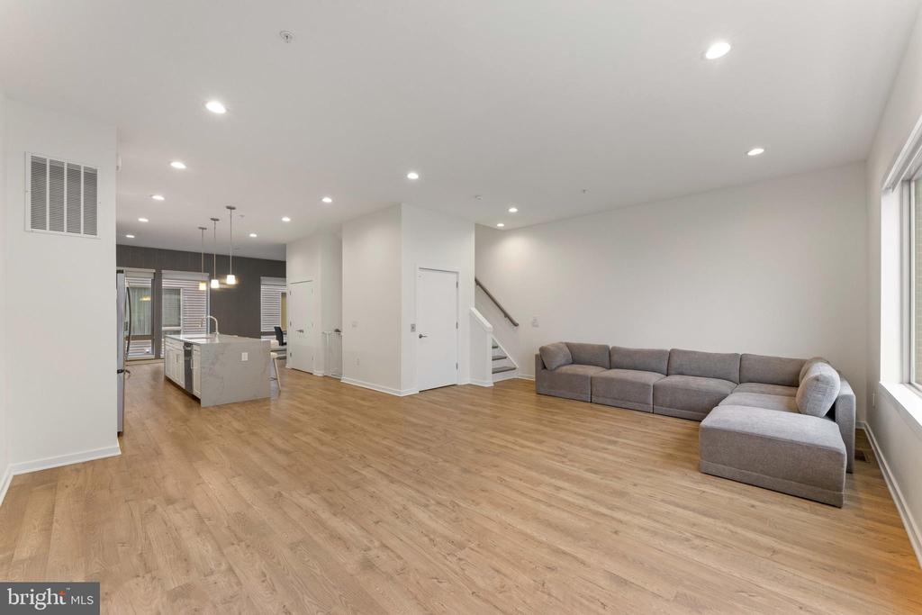 3208 PARKVIEW WALK